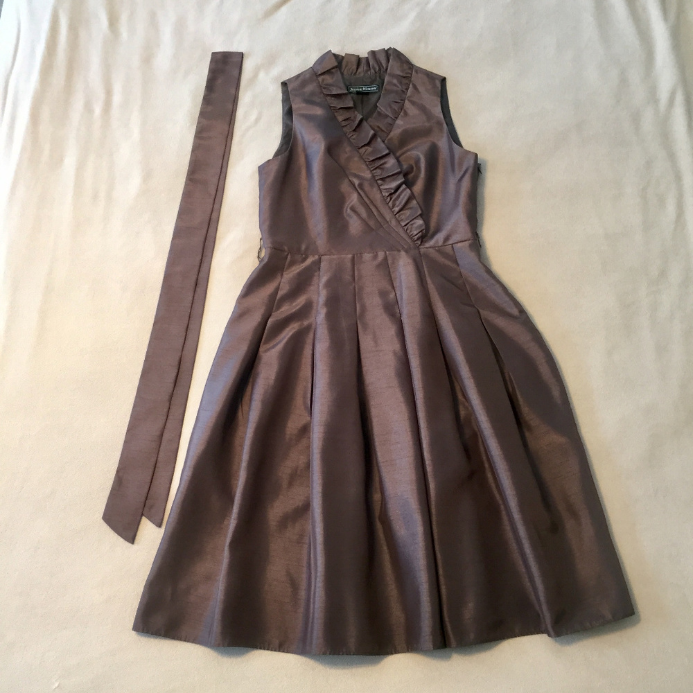 Petite sleeveless fit & flare party dress